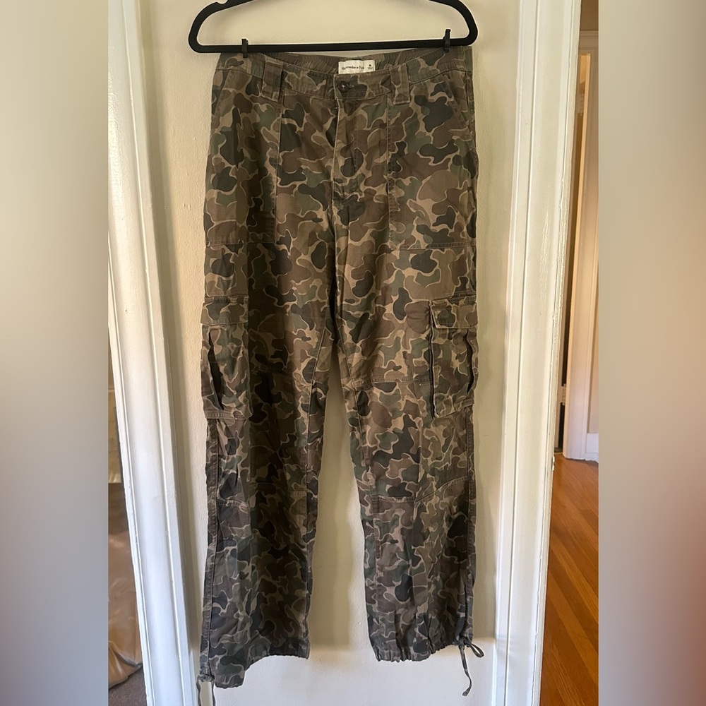 Abercrombie & Fitch Green Camouflage Cargo Pants